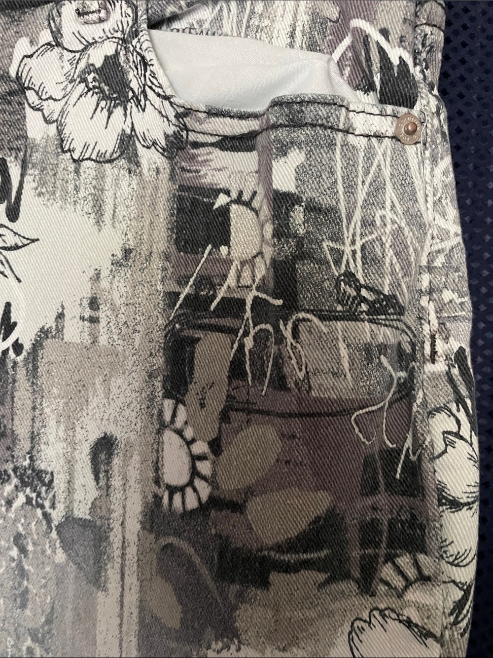 LOGO by Lori Goldstein Floral Abstract Capris - Gray Multi - Picture 8 of 11